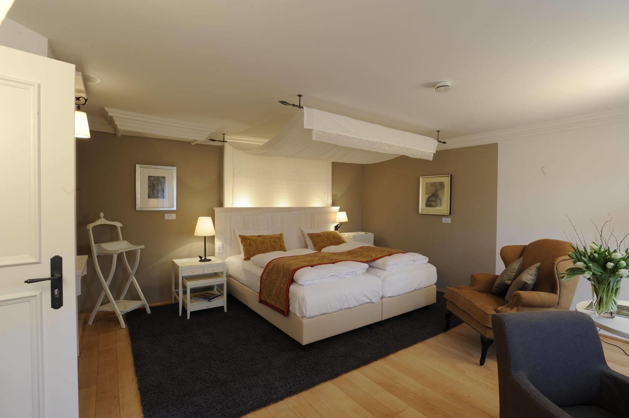 Altes Amtshaus, 3 Hotel Mulfingen Екстериор снимка